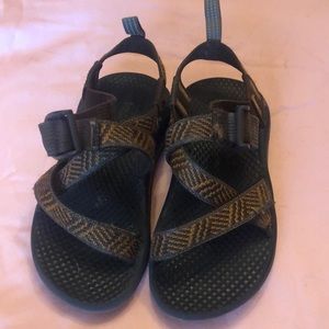 Youth chacos